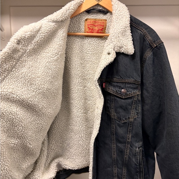 Levi's Men's Sherpa Lined Denim Jacket - Night Shadow Dark Wash - Picture 4 of 5